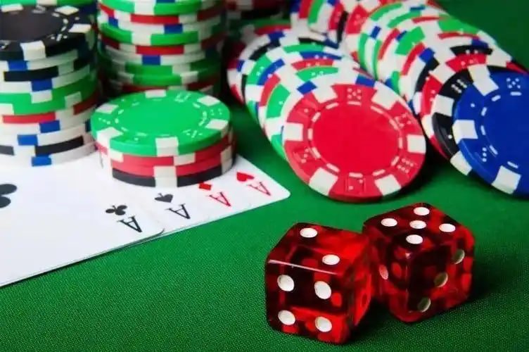 Pengguna powerjitu membuka aplikasi dan menikmati pengalaman hiburan secara aman